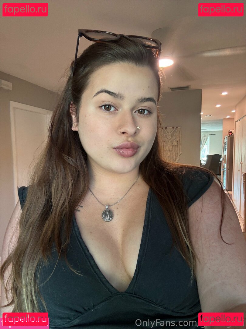 green.gabi / greengabi Onlyfans Photo Gallery 