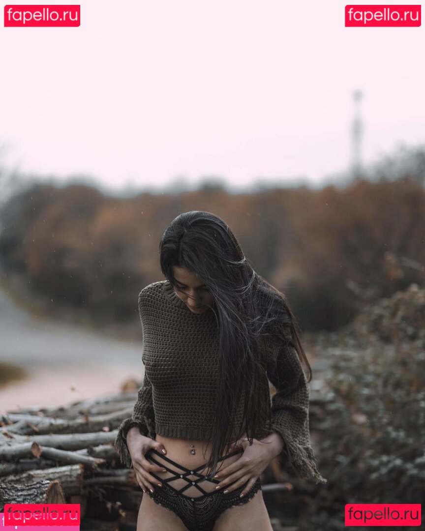 Vahide Bulu / buluvahide / mikiblue Onlyfans Photo Gallery 