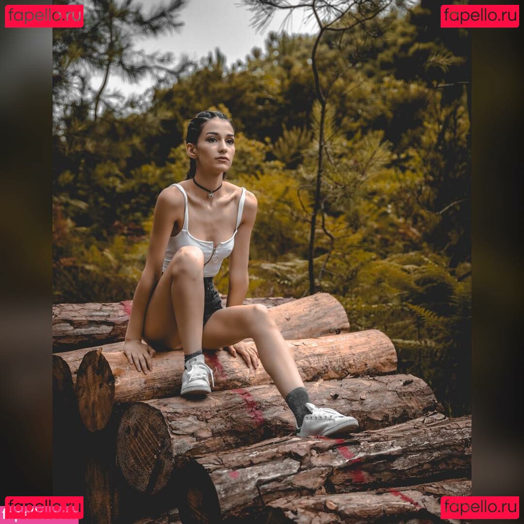 Vahide Bulu / buluvahide / mikiblue Onlyfans Photo Gallery 