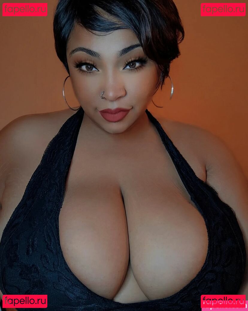 Karyssia Bauer / bustykary / kurvykary Onlyfans Photo Gallery 