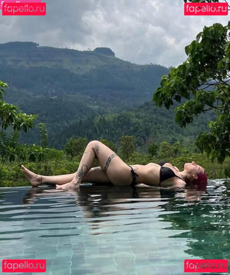 Young Leosia / youngleosia Onlyfans Photo Gallery 