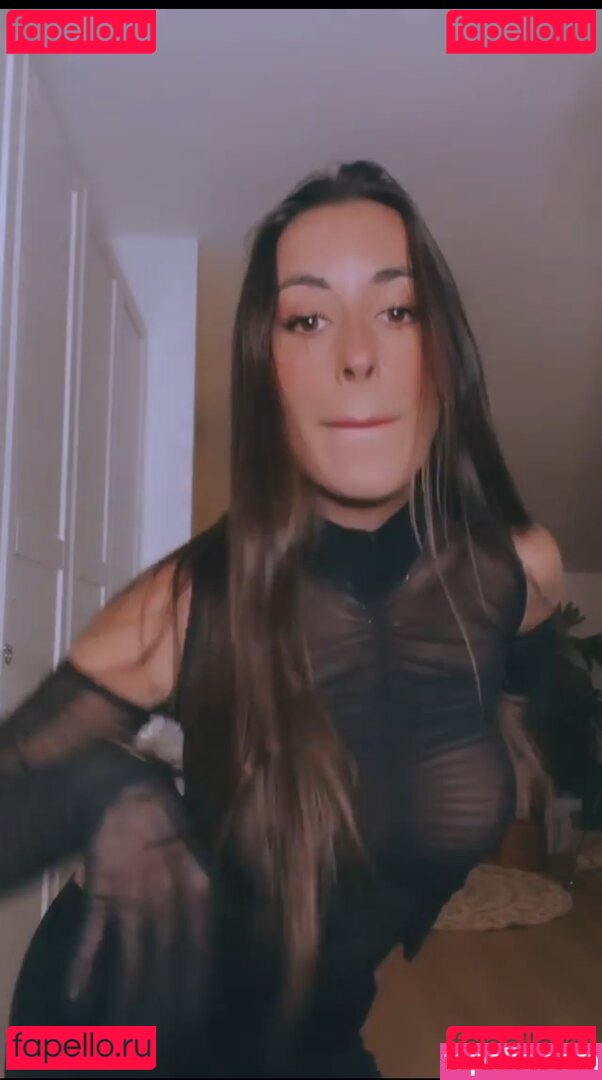 paulagonu / vicky_de_levine Onlyfans Photo Gallery 