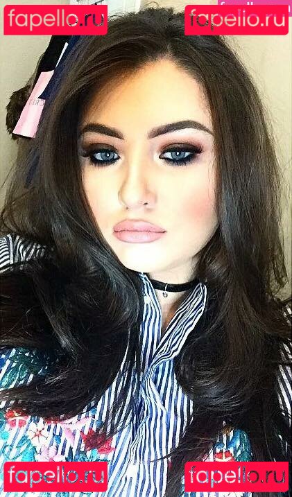 Emily T / emilyskitchen818 / emilyt07 Onlyfans Photo Gallery 