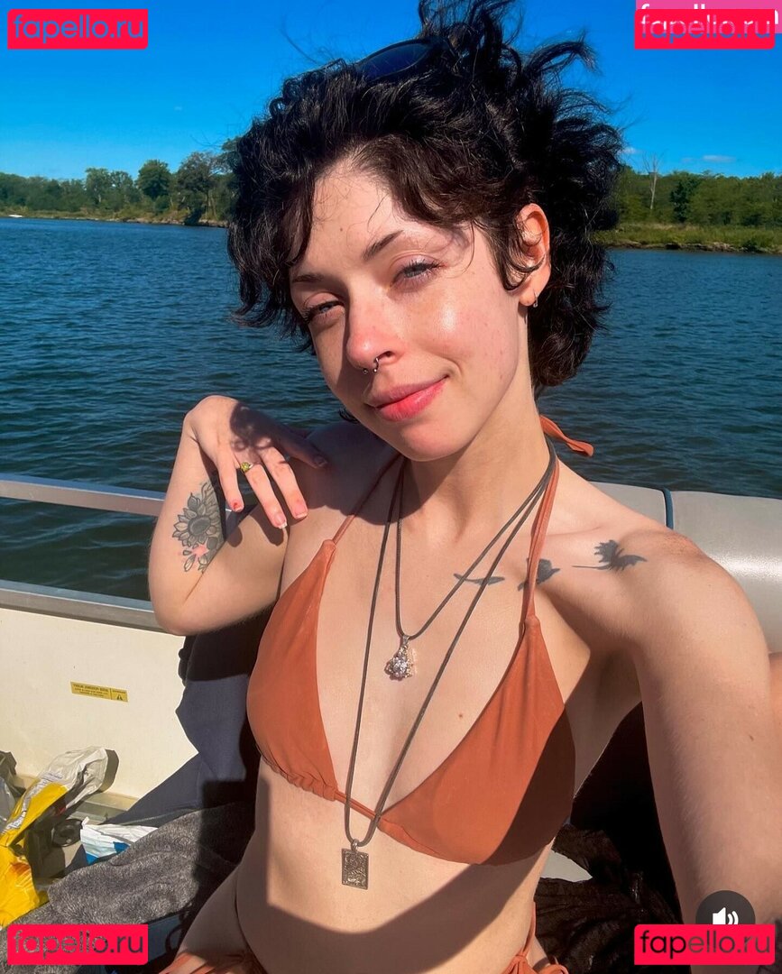 andrasteh / andrastehh / kristhebishh97 Onlyfans Photo Gallery 