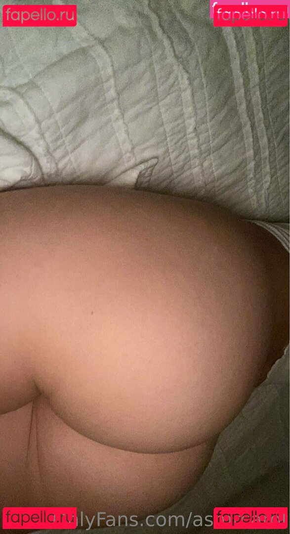 ASMR Carol / asmrcarol / carolrogia Onlyfans Photo Gallery 