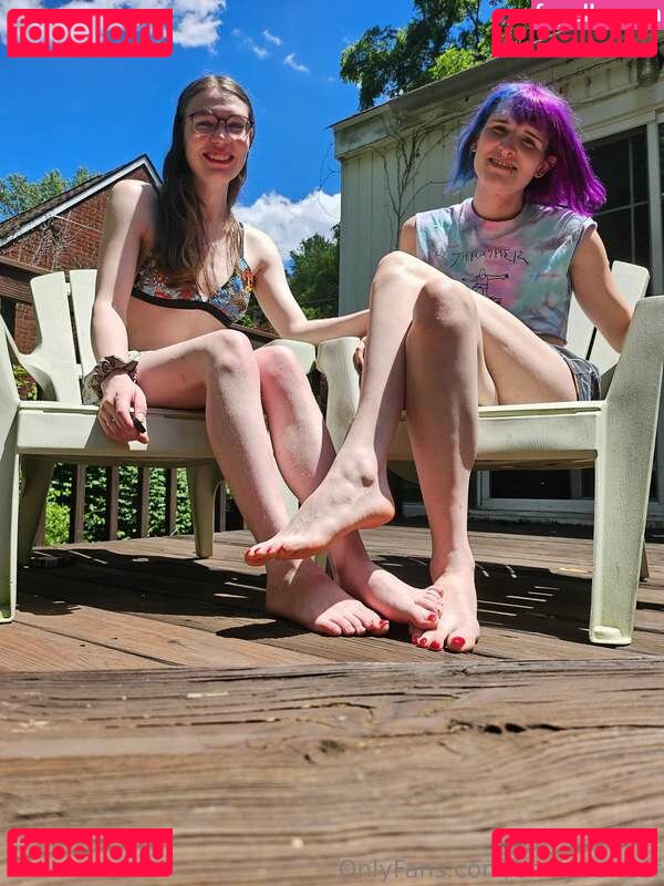 Emily / Emilybunoof Onlyfans Photo Gallery 