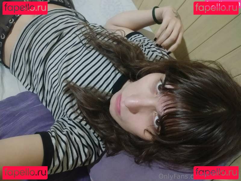 Veronica Akame / akamedoll Onlyfans Photo Gallery 