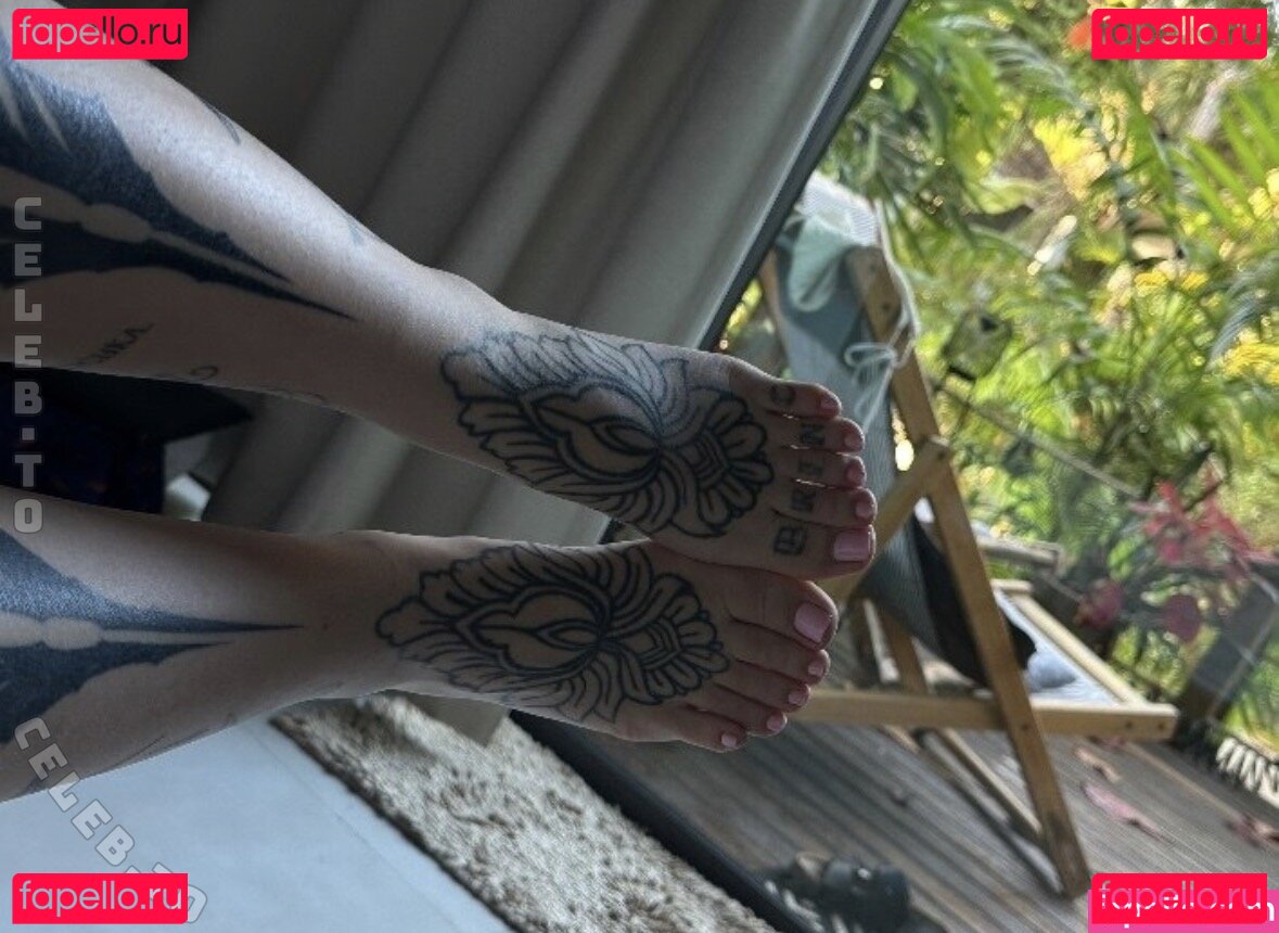 Leenbambii / leenscutefeet Onlyfans Photo Gallery 