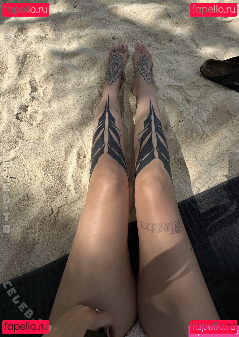 Leenbambii / leenscutefeet Onlyfans Photo Gallery 