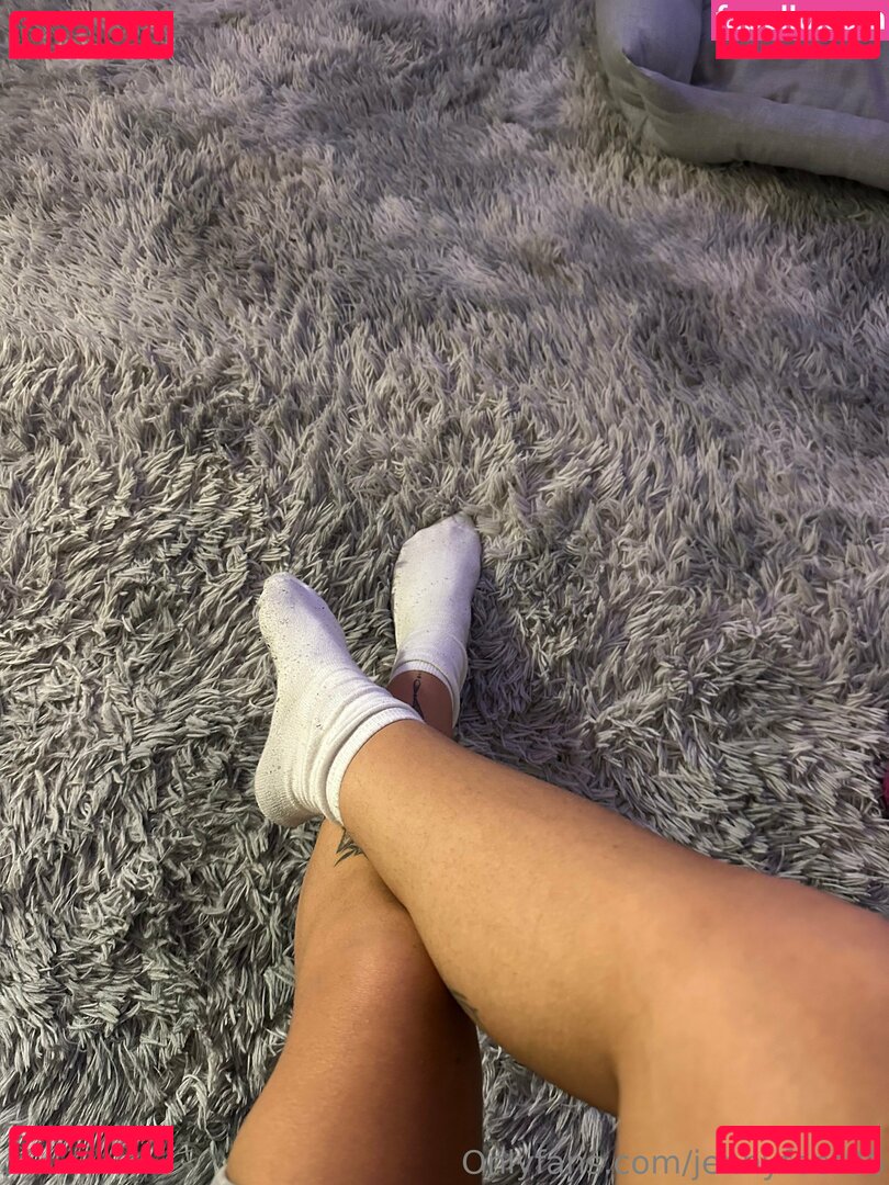 jennyfeet06 / sonojenny06 Onlyfans Photo Gallery 