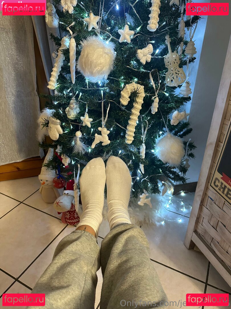 jennyfeet06 / sonojenny06 Onlyfans Photo Gallery 