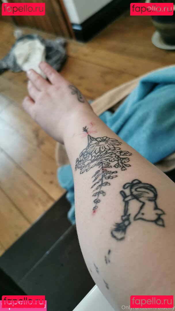 blue.lily.productions / bluelily Onlyfans Photo Gallery 