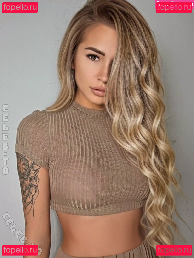 __s_i_m_o_n_e_._ / blonde_model Onlyfans Photo Gallery 