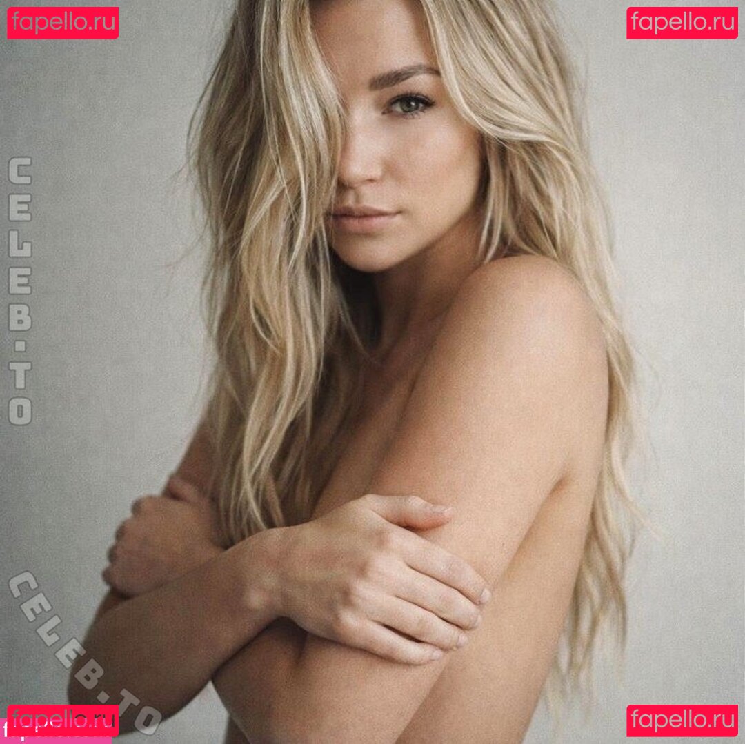 __s_i_m_o_n_e_._ / blonde_model Onlyfans Photo Gallery 