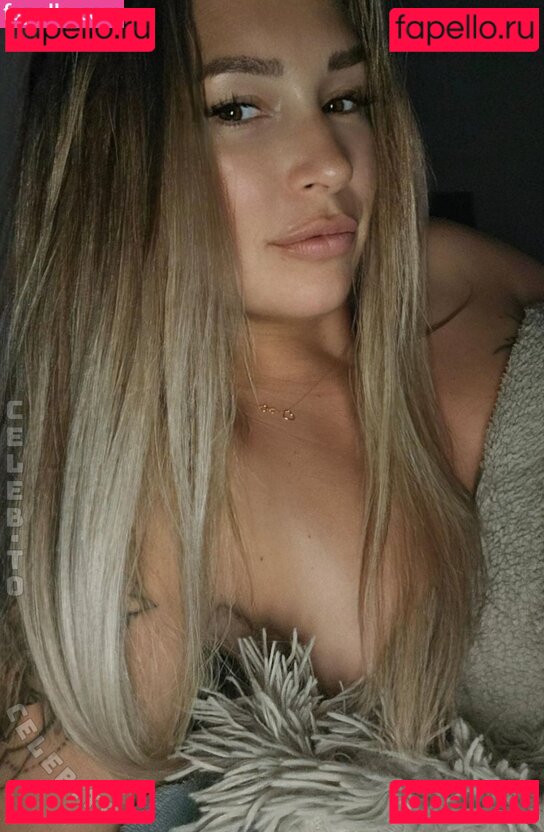 __s_i_m_o_n_e_._ / blonde_model Onlyfans Photo Gallery 