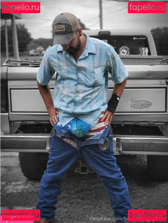 bluecollarguy7994 / boy_friend Onlyfans Photo Gallery 