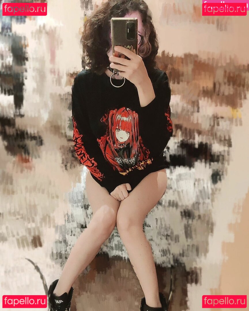 French VStreamer / RirimiAou Onlyfans Photo Gallery 