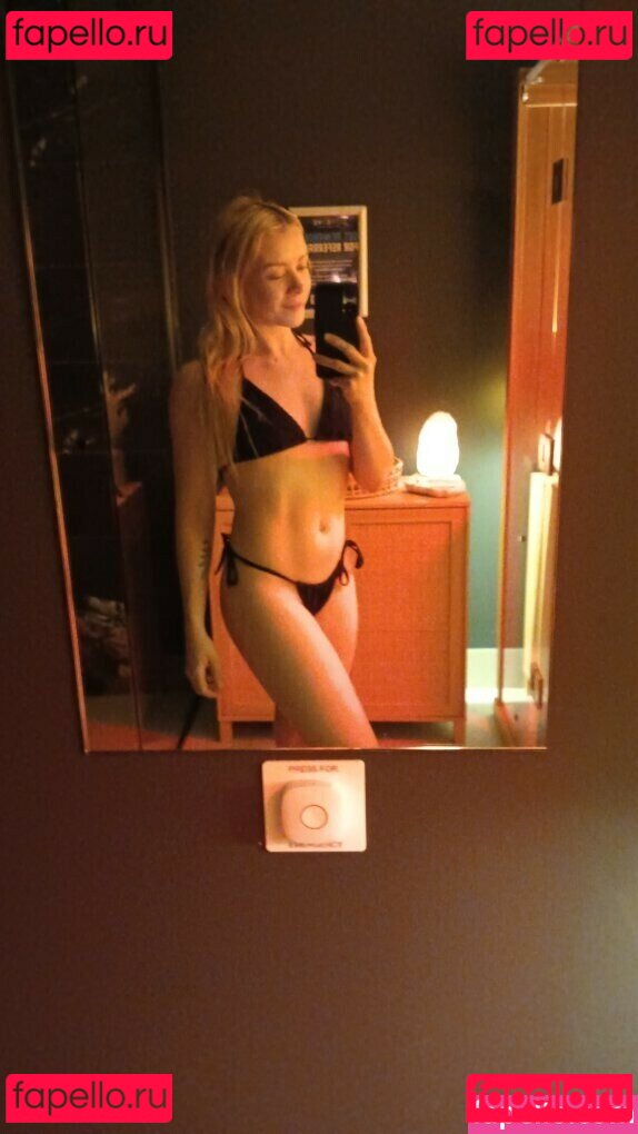 Erin Loi / ErinLoi / erinluii Onlyfans Photo Gallery 