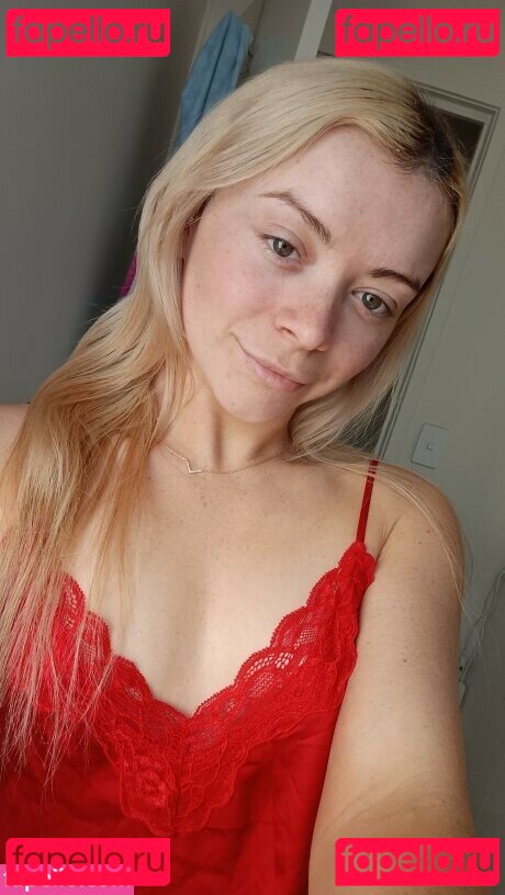 Erin Loi / ErinLoi / erinluii Onlyfans Photo Gallery 