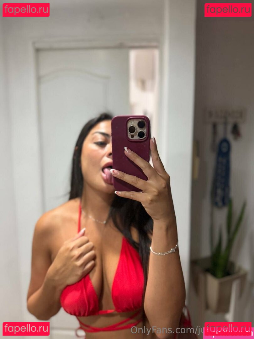 julie.dubois Onlyfans Photo Gallery 