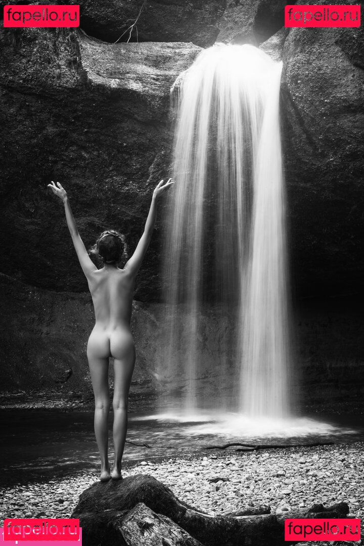 artofdanworld / katyaclover / katyonok Onlyfans Photo Gallery 