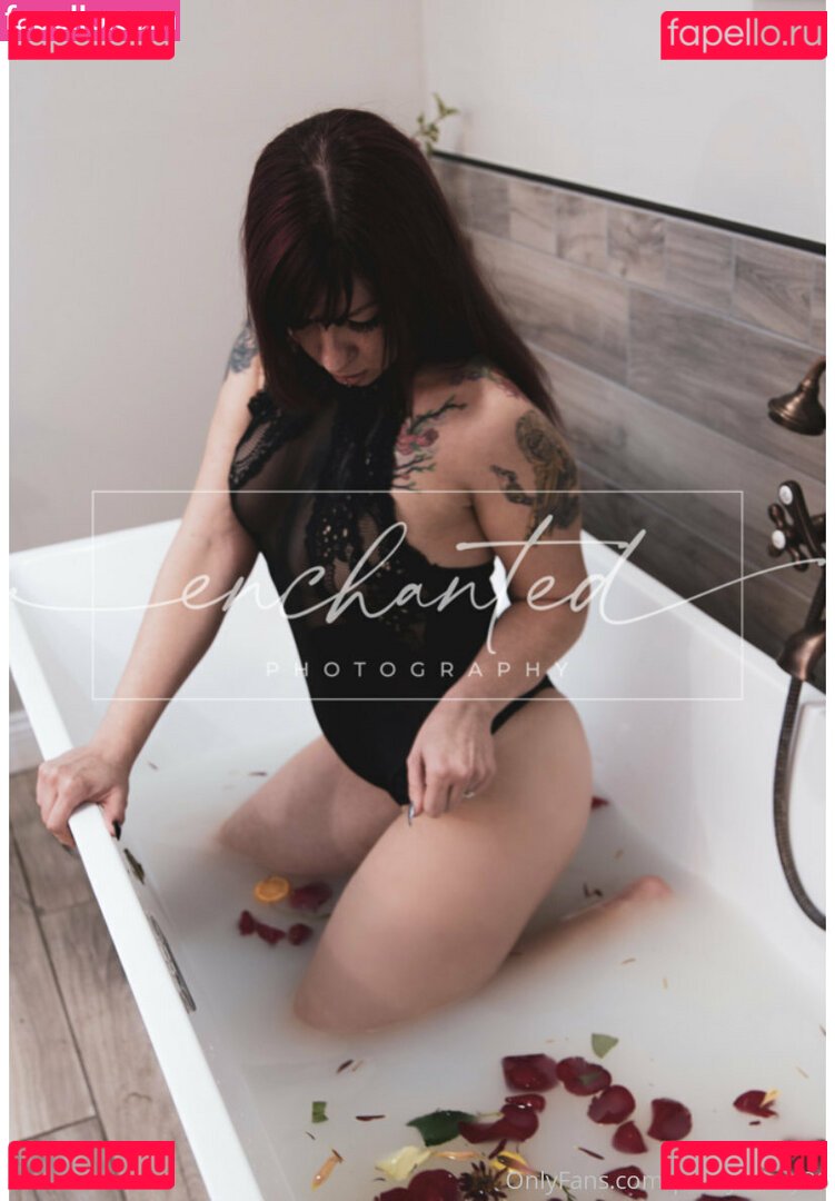 prissykrissy86 / theylovekrissy_ Onlyfans Photo Gallery 