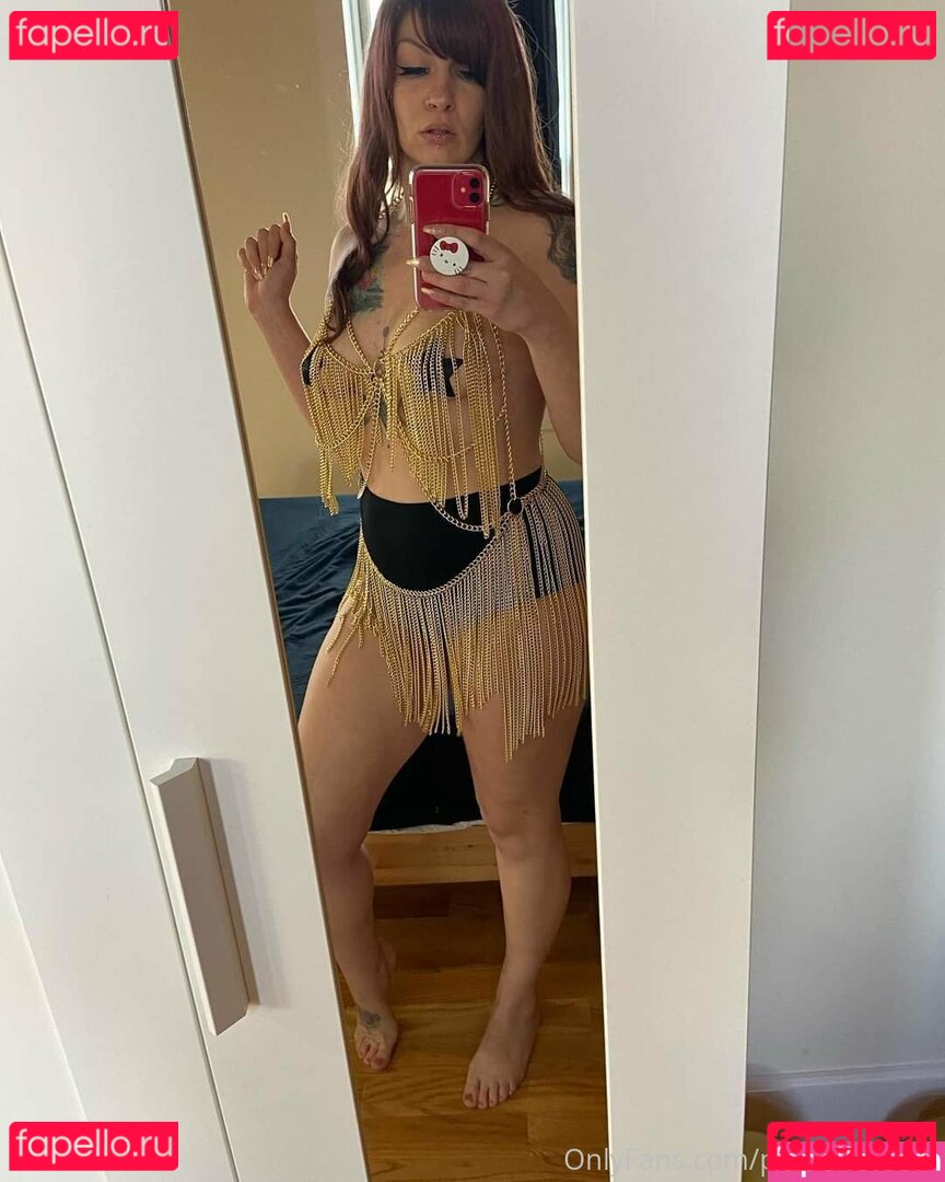 prissykrissy86 / theylovekrissy_ Onlyfans Photo Gallery 