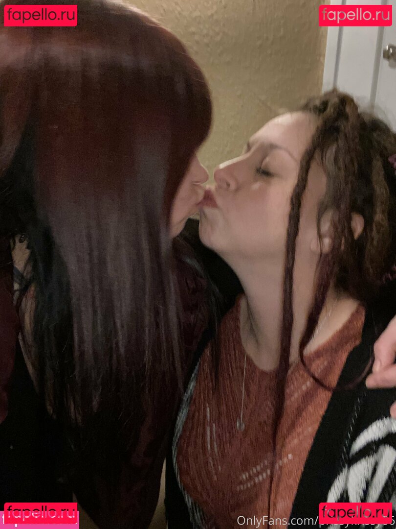 prissykrissy86 / theylovekrissy_ Onlyfans Photo Gallery 