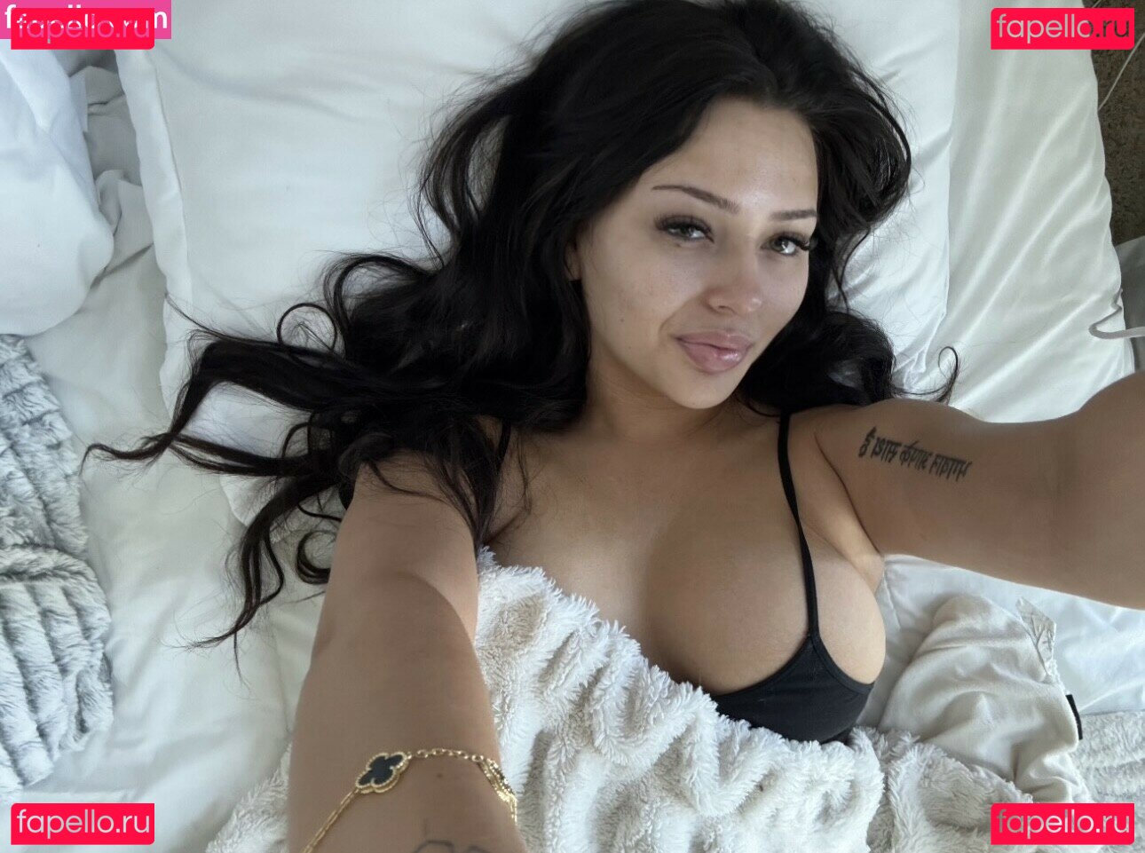 ElysiaGupta Onlyfans Photo Gallery 