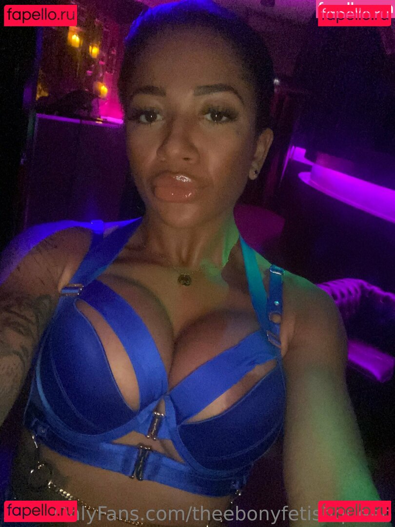 latexqueenn / saffydonovan / theebonyfetishqueen Onlyfans Photo Gallery 