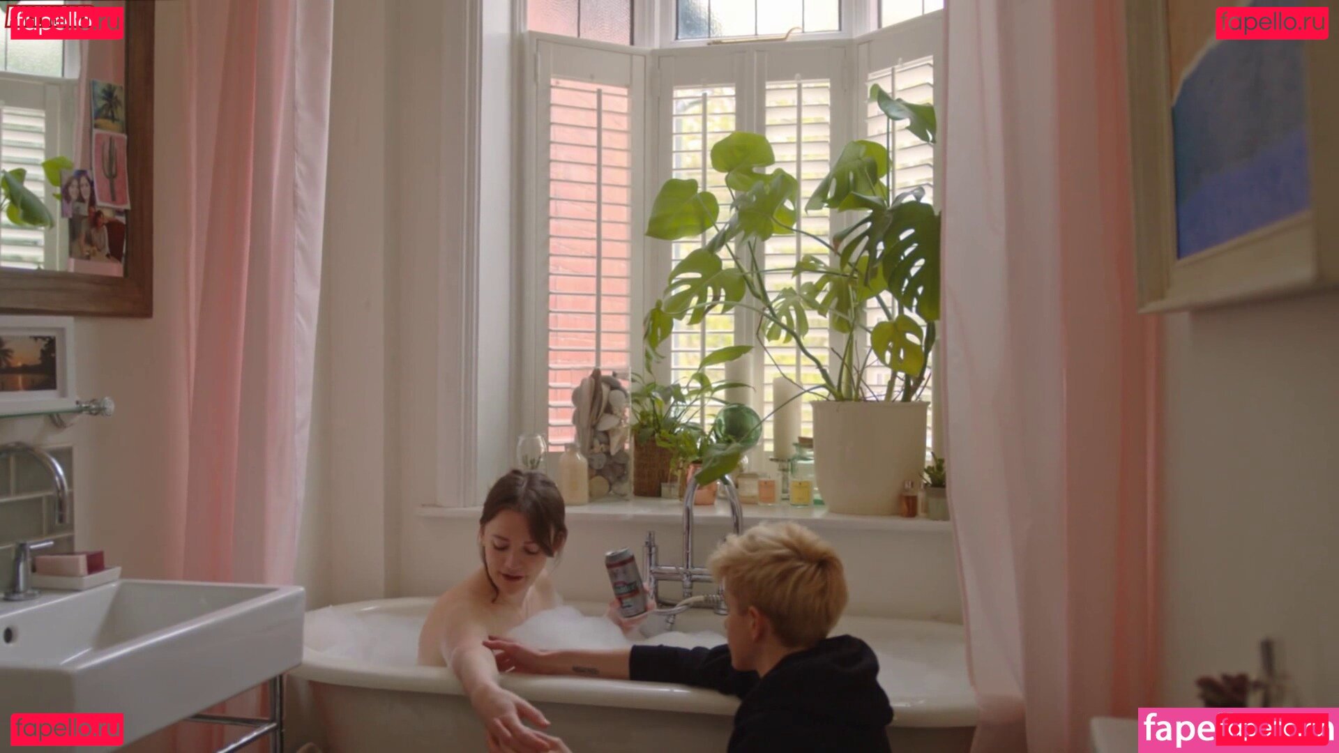 Charlotte Ritchie / charcharritchie / charritchie Onlyfans Photo Gallery 