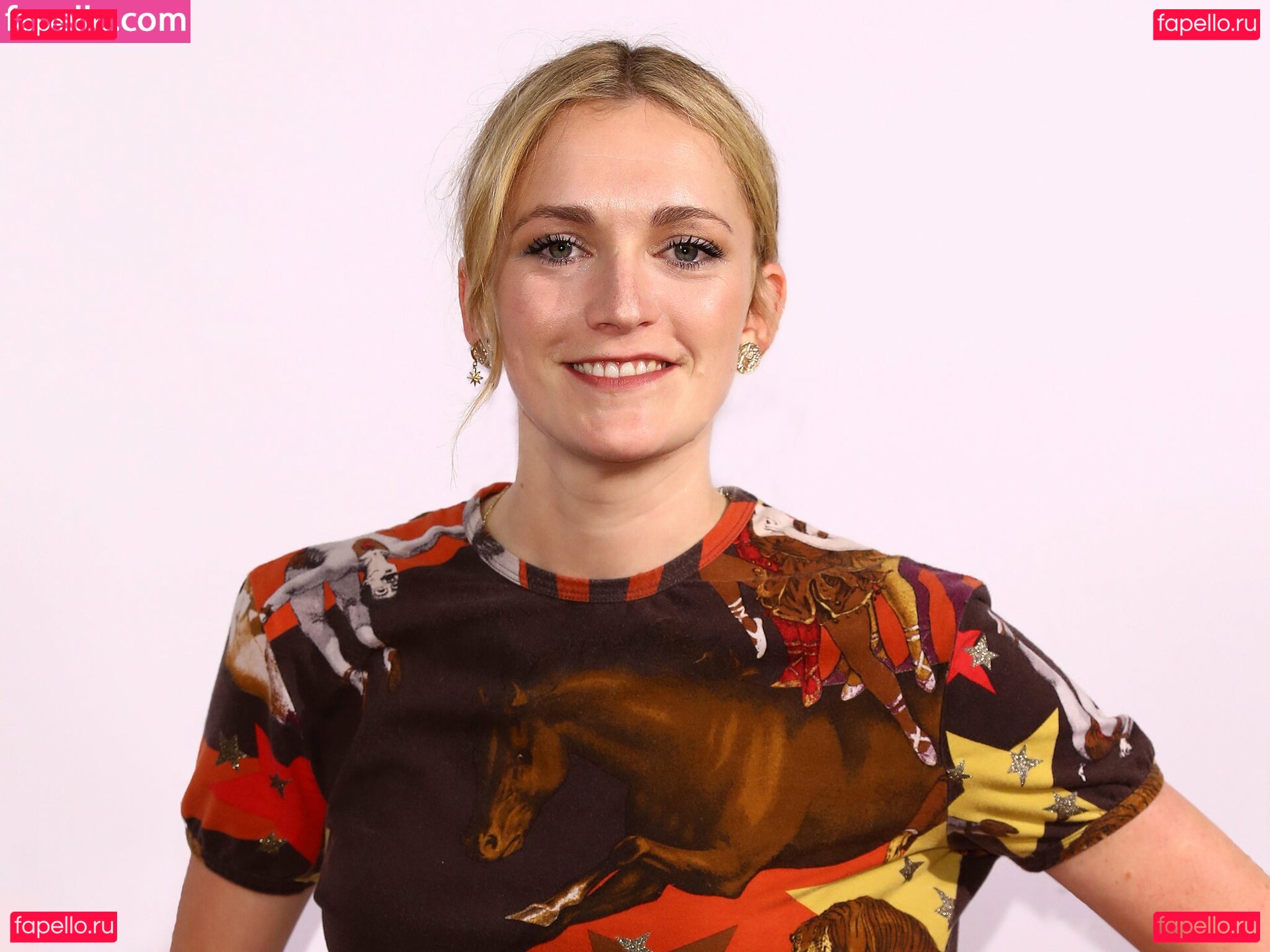 Charlotte Ritchie / charcharritchie / charritchie Onlyfans Photo Gallery 