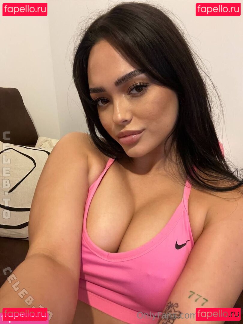 ZoeyPies Onlyfans Photo Gallery 