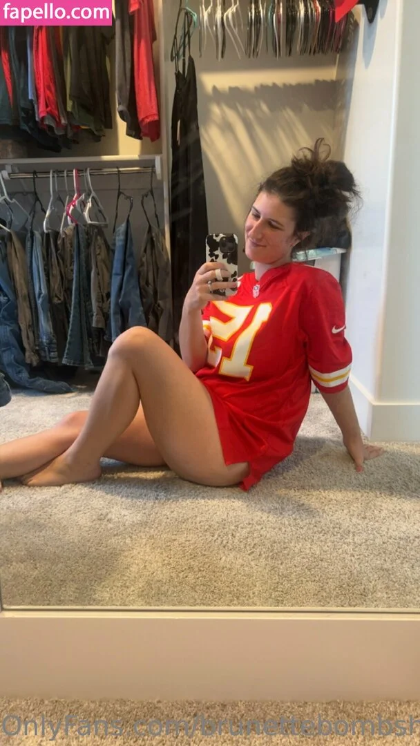 brunettebombshell13 Onlyfans Photo Gallery 