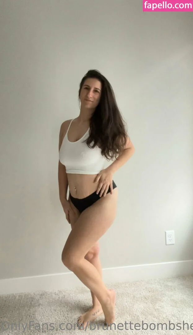 brunettebombshell13 Onlyfans Photo Gallery 