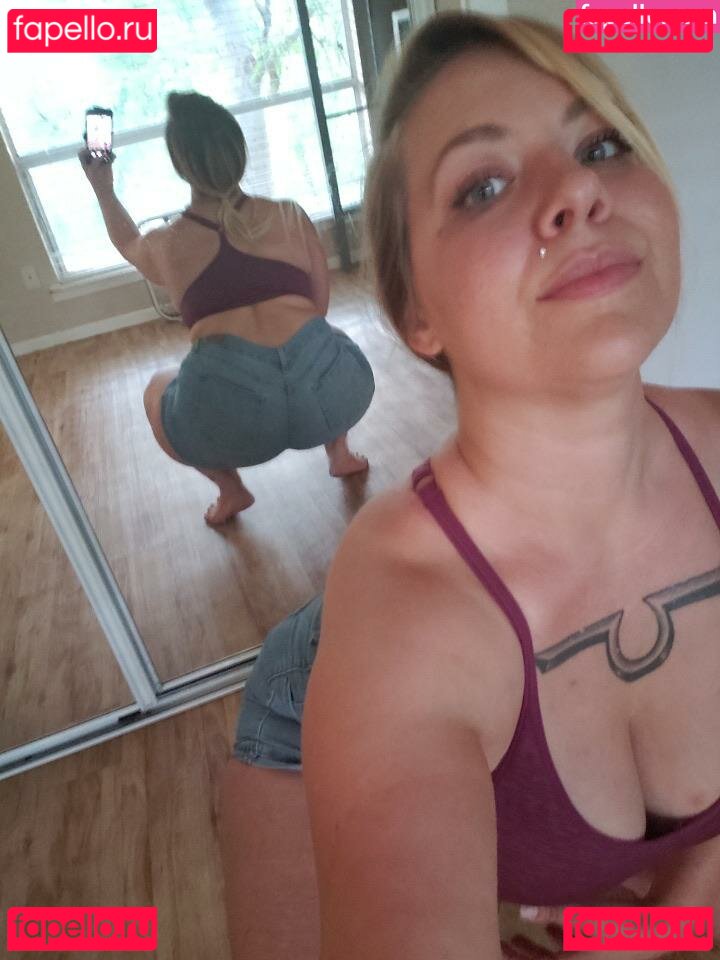 Val Malloy / valestgal Onlyfans Photo Gallery 