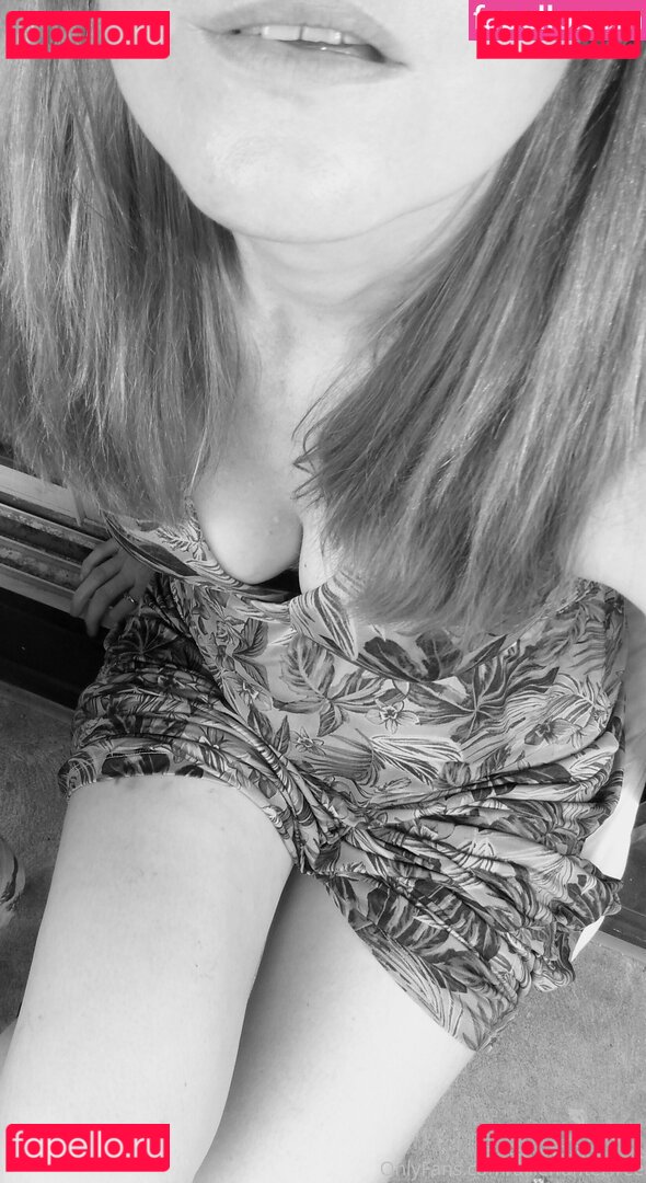 alliehunterfree / theallierae Onlyfans Photo Gallery 