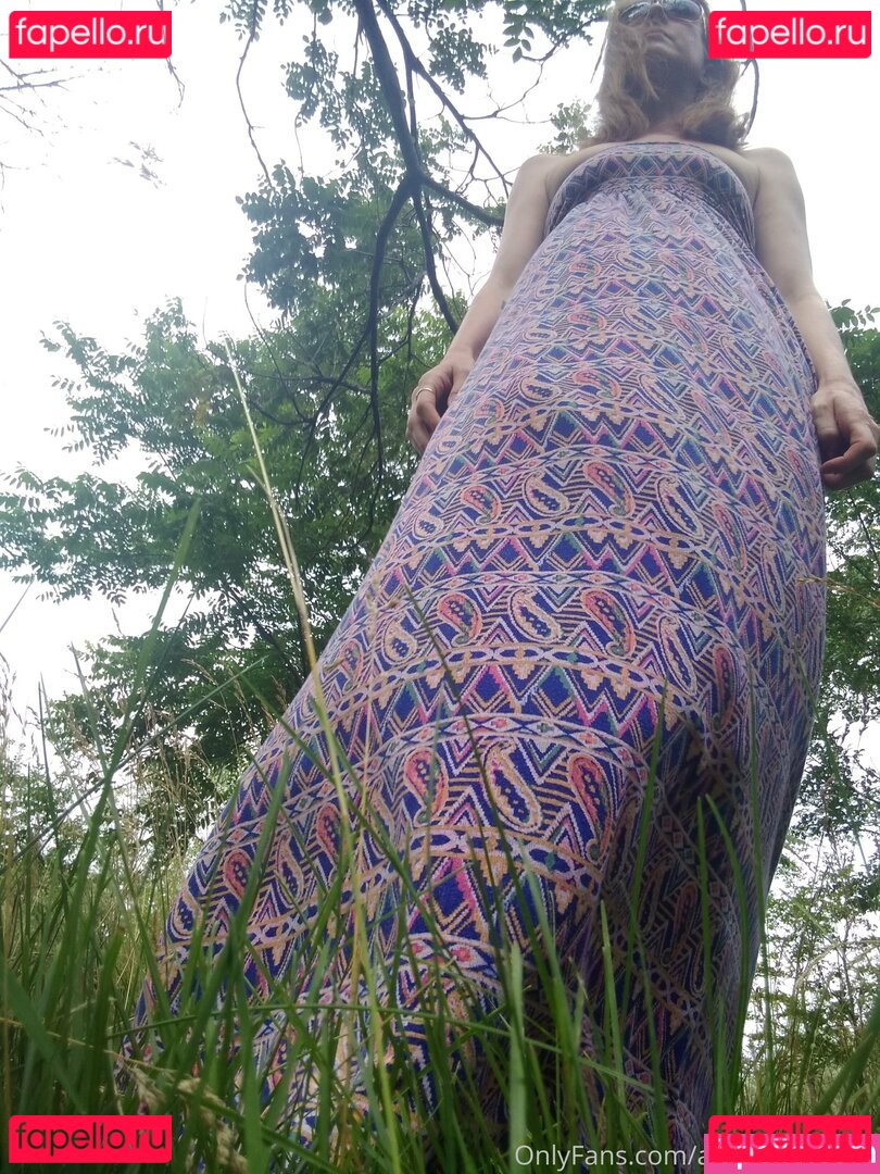 alliehunterfree / theallierae Onlyfans Photo Gallery 