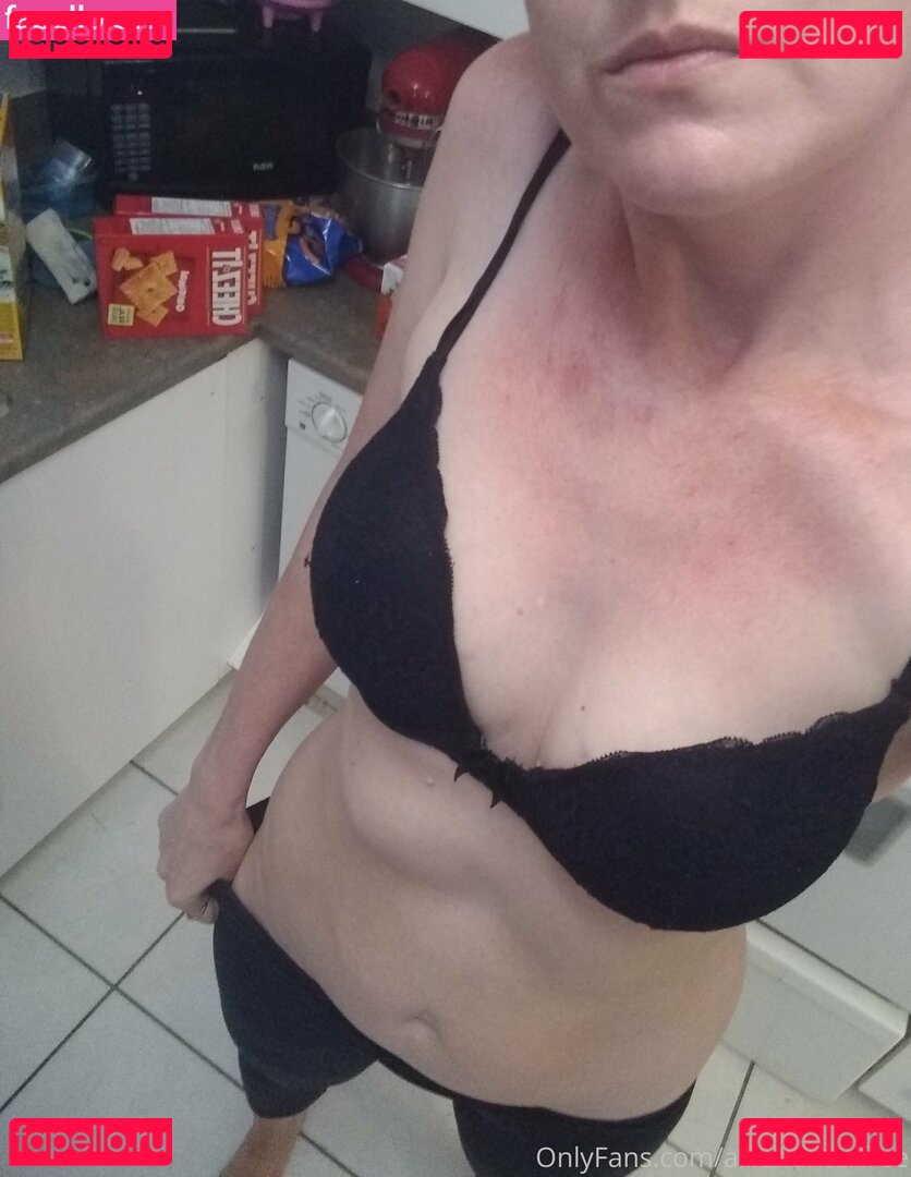 alliehunterfree / theallierae Onlyfans Photo Gallery 