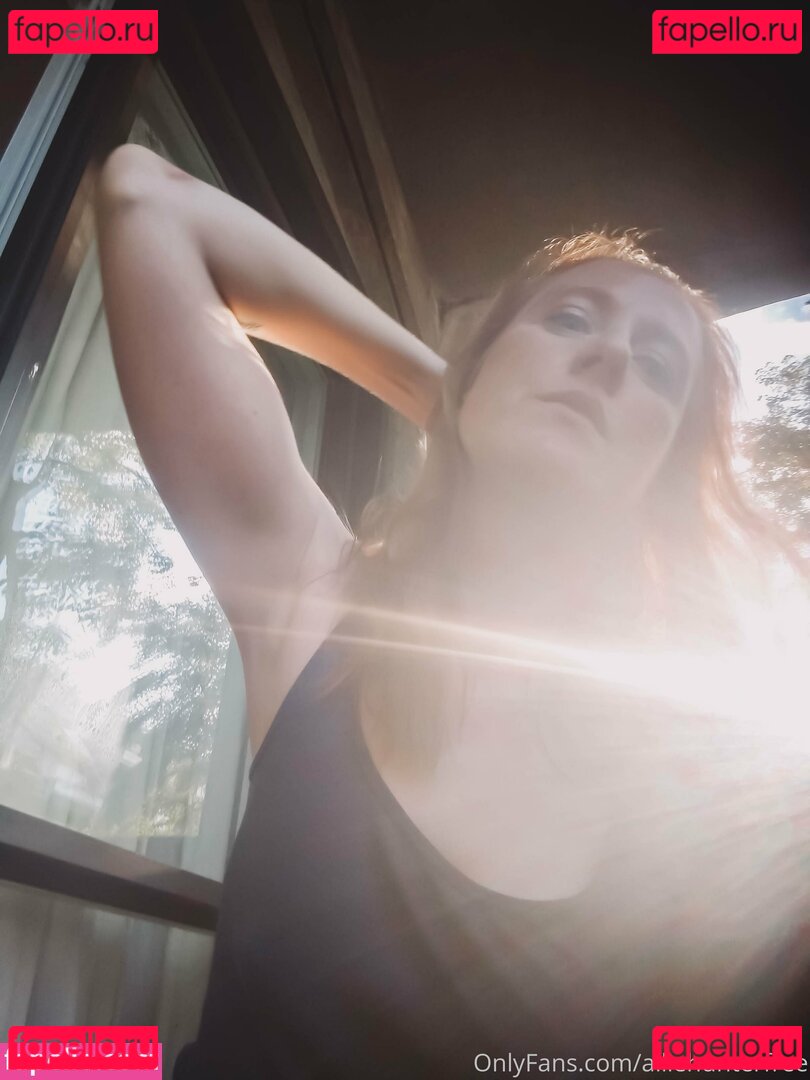 alliehunterfree / theallierae Onlyfans Photo Gallery 