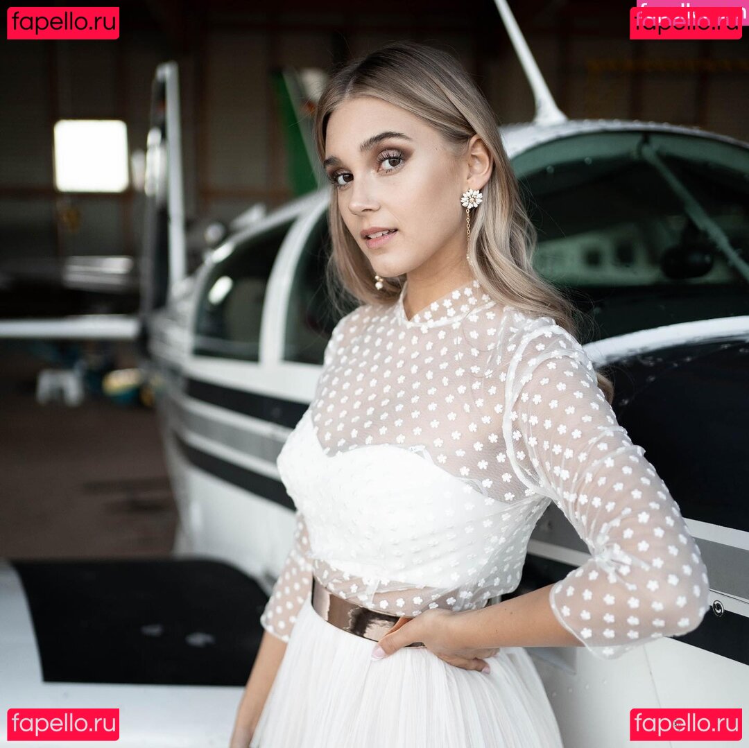 Lara Spengler / laraspengler / laraxspengler Onlyfans Photo Gallery 