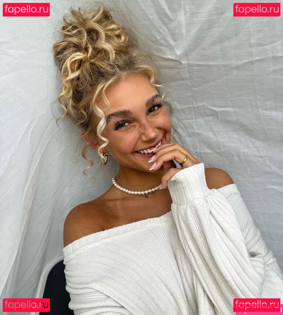 Lara Spengler / laraspengler / laraxspengler Onlyfans Photo Gallery 