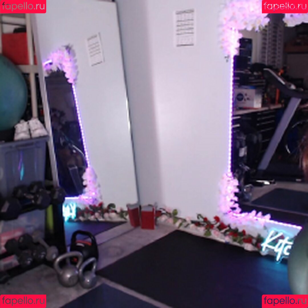 Kitchenwifi Onlyfans Photo Gallery 