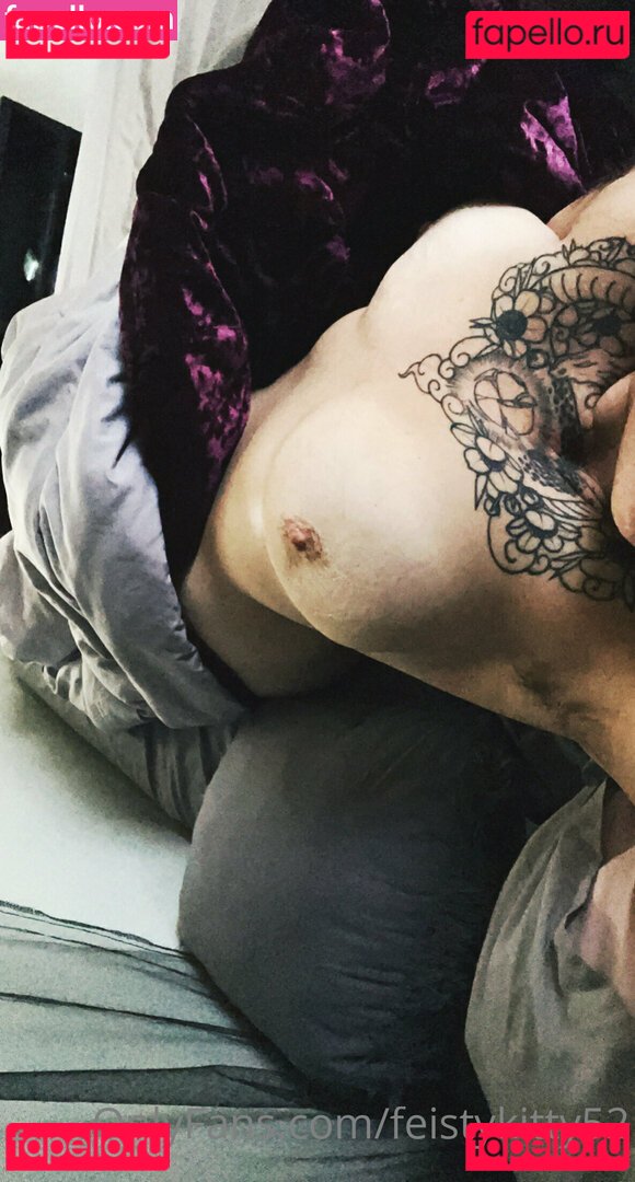 feistykitty52 / lunakitty13 Onlyfans Photo Gallery 