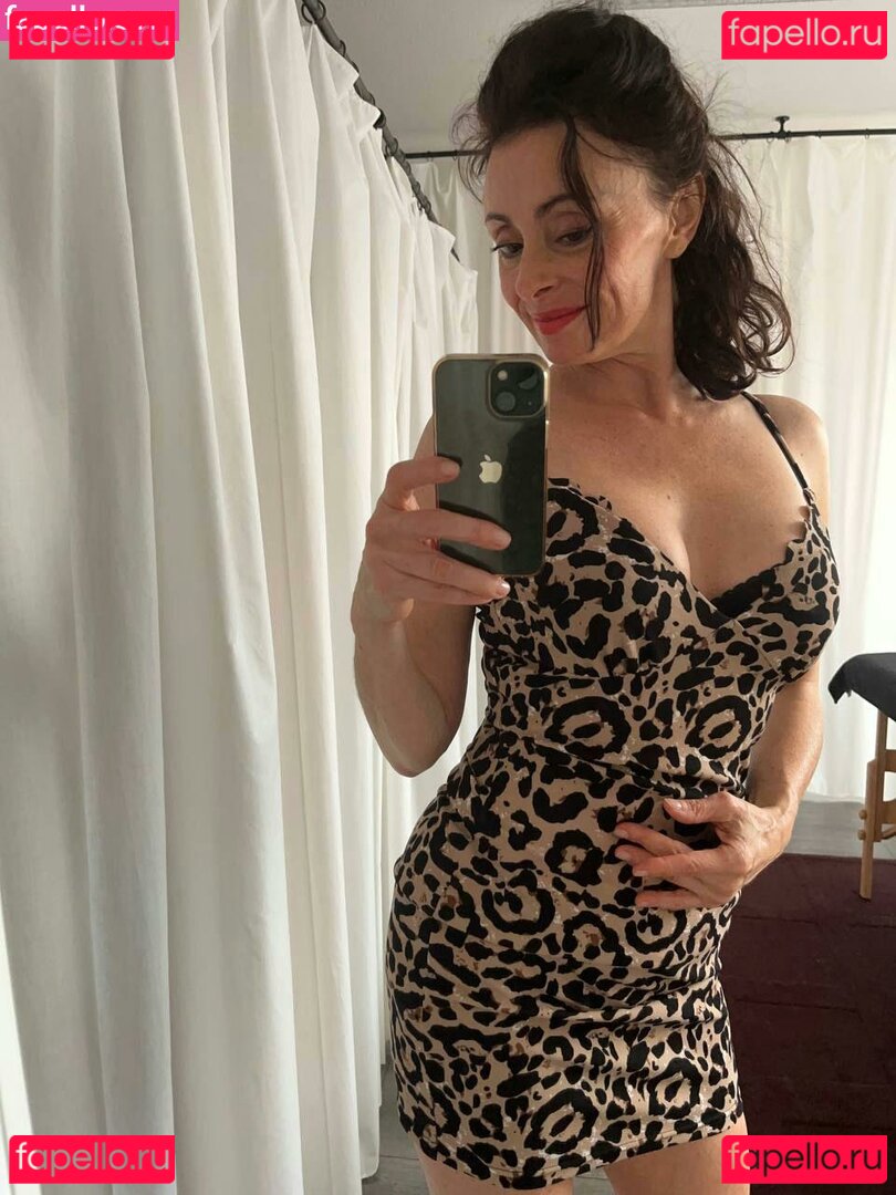 lea.cerone / lea.ceronee Onlyfans Photo Gallery 