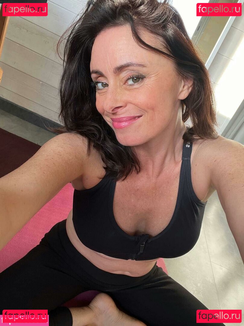 lea.cerone / lea.ceronee Onlyfans Photo Gallery 