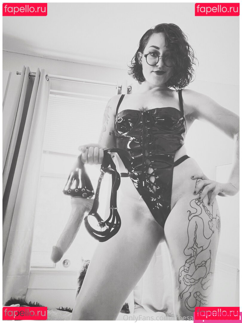 _futuredds / freesaradoesscience Onlyfans Photo Gallery 