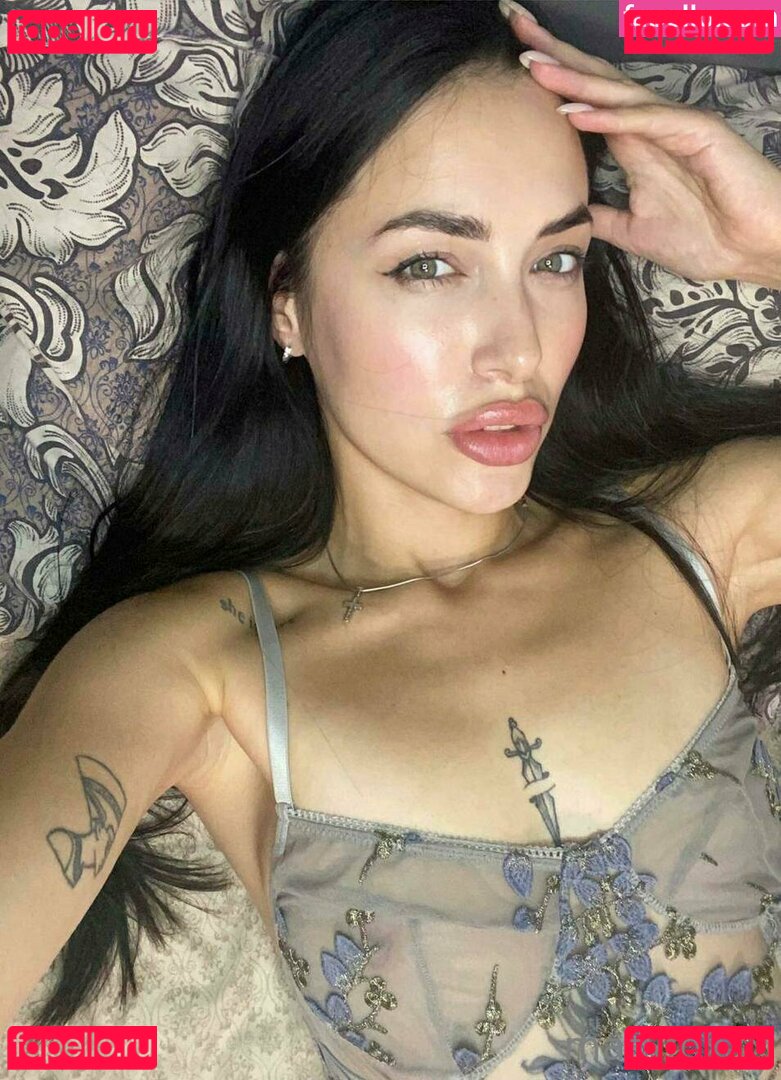 redfoxy_me / xnfeefb857 Onlyfans Photo Gallery 