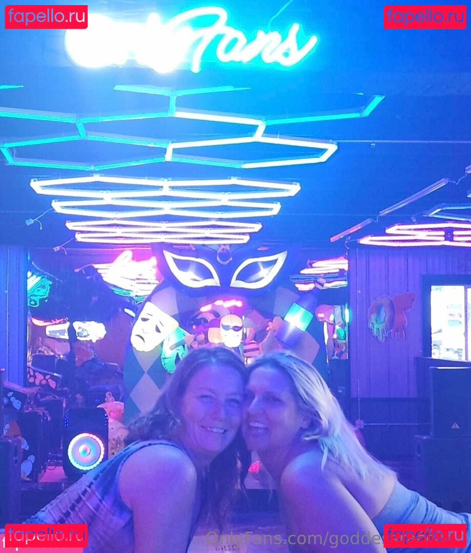 theraccoongoddess Onlyfans Photo Gallery 