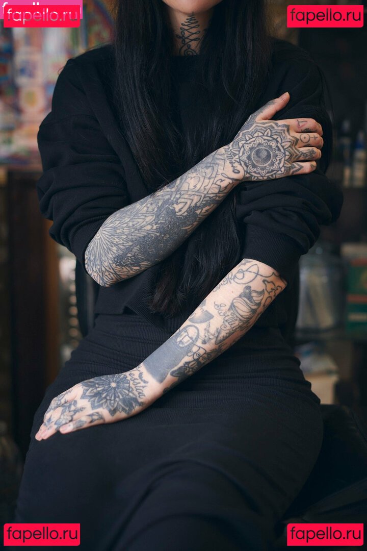 GraceNeutral Onlyfans Photo Gallery 